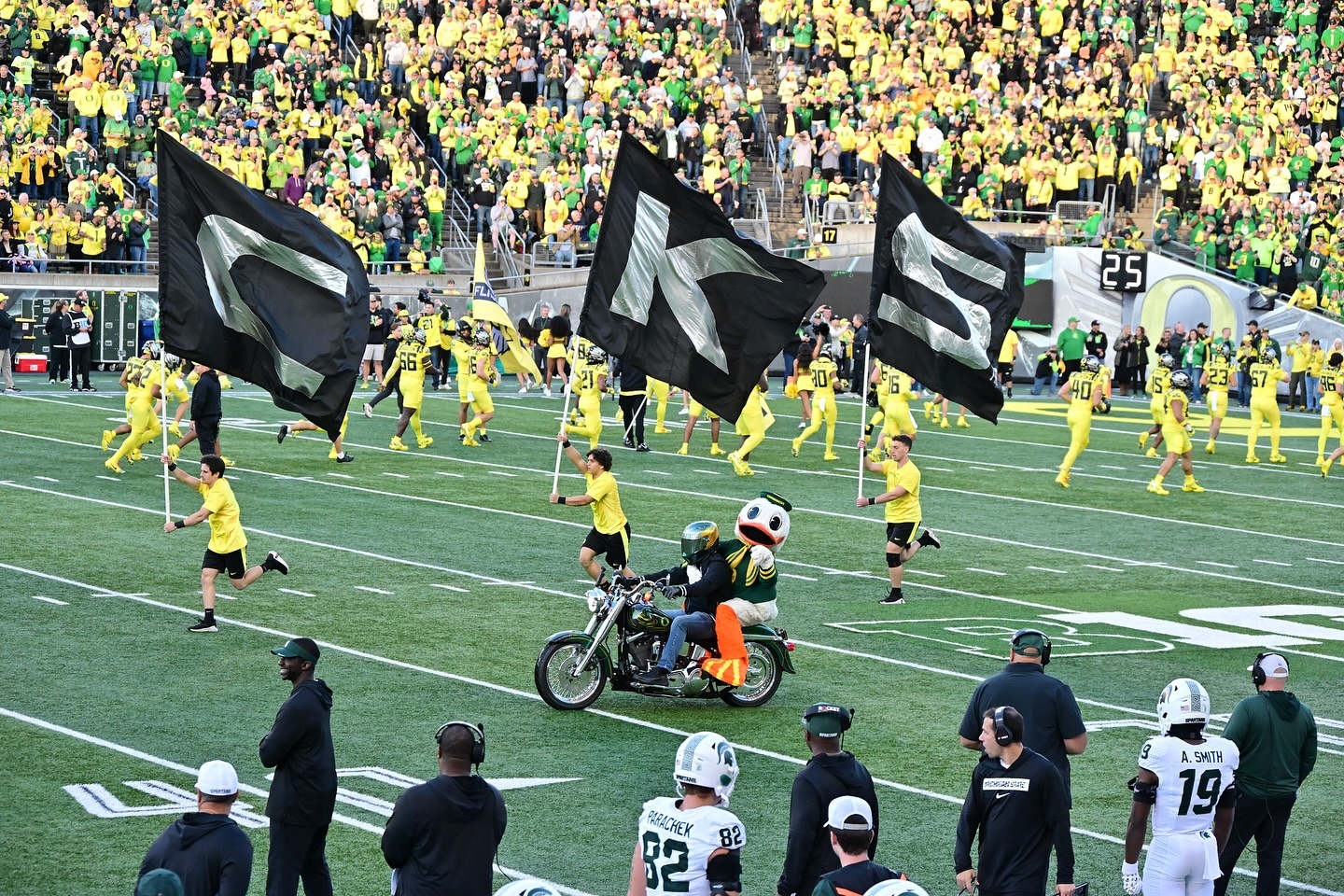 While it wasn’t a great day to be a Spartan at Autzen Stadium, Pax and I enjoyed our first Ducks game with grandma and grandpa. The fans were really nice and r…